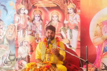 Hardoi News: माँ पंथवारी मन्दिर प्रागंण में हो रही श्री राम कथा में उमड़े श्रद्धालु