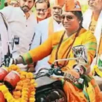 Varanasi: मतदाताओं में जागरूकता पैदा करने के लिए तमिलनाडु की 'बुलेट रानी' काशी पहुंचीं