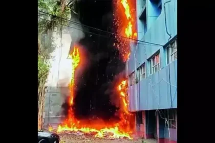 Lucknow News: खनन कार्यालय भवन में आग लगने से नष्ट हुई फाइलें, जांच शुरू