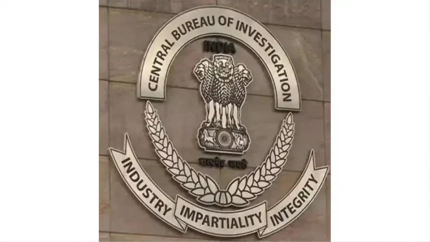 Lucknow News: सीबीआई ने पेट्रोल कंपनी के दो अधिकारियों और सहयोगियों पर चोरी का मामला किया दर्ज
