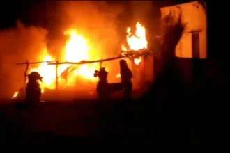 Hardoi News: अज्ञात कारणों से लगी आग,गृहस्थी का सामान जलकर राख