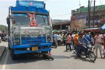 Hardoi News: गैस सिलेंडर लदे ट्रक ने बाइक सवार दंपति को रौंदा, दोनों की मौत