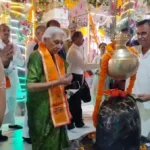 शाहजहांपुर: राज्यपाल ने परी पैलेस पहुंचकर सफाईकर्मियों को किया सम्मानित, बच्चों को भेंट की शिक्षण सामग्री