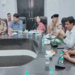Hardoi News: बकरीद व अन्य आगामी त्योहारों को लेकर पुलिस लाइन में हुई पीस कमेटी की बैठक