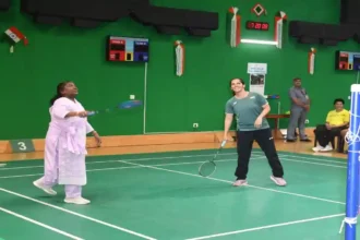 साइना नेहवाल के साथ राष्ट्रपति द्रौपदी मुर्मू ने खेला बैडमिंटन, देखें तस्वीरें