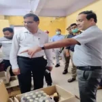 Shahjahanpur: जिलाधिकारी ने किया मेडिकल कालेज का औचक निरीक्षण