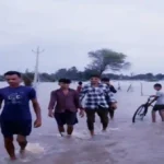 Shahjahanpur: ददरौल क्षेत्र के दर्जनों गांवों में भरा बाढ़ का पानी, सैकड़ों बीघा फसलें हुई जलमग्न
