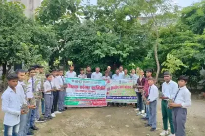 Shahjahanpur: एक पेड़ माँ गंगा के नाम अंतर्गत हुआ पौधारोपण