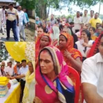 Shahjahanpur: जनपद के प्रभारी मंत्री ने बाढ़ प्रभावित क्षेत्र के कई स्थलों निरीक्षण कर बाढ़ से पीड़ित परिवारों को राहत सामग्री की वितरित