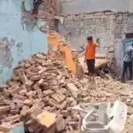 बुलंदशहर में बारिश से ताश के पत्तों की तरह भरभराकर गिरी घर की छत व दीवार, बाल-बाल बचे परिवार के लोग