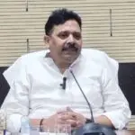 क्या काशी विश्वनाथ मंदिर के बाहर दुकानों पर भी लगेगी नेम प्लेट, योगी सरकार के मंत्री ने की बड़ी मांग