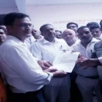 हरदोई में हुई घटना के विरोध में अधिवक्ताओं ने मुख्यमंत्री को संबोधित ज्ञापन एसडीएम को सौंपा