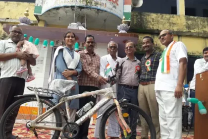 Hardoi News: 78 वें स्वतंत्रता दिवस के अवसर पर सम्मानित किए गये छात्र