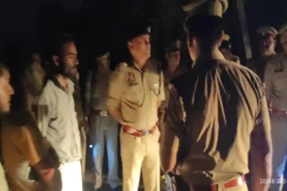 Hardoi News: पाली क्षेत्र में युवक की गोली मारकर हत्या करने का 5 लोगों पर लगा आरोप 16 Hardoi News: पाली क्षेत्र में युवक की गोली मारकर हत्या करने का 5 लोगों पर लगा आरोप