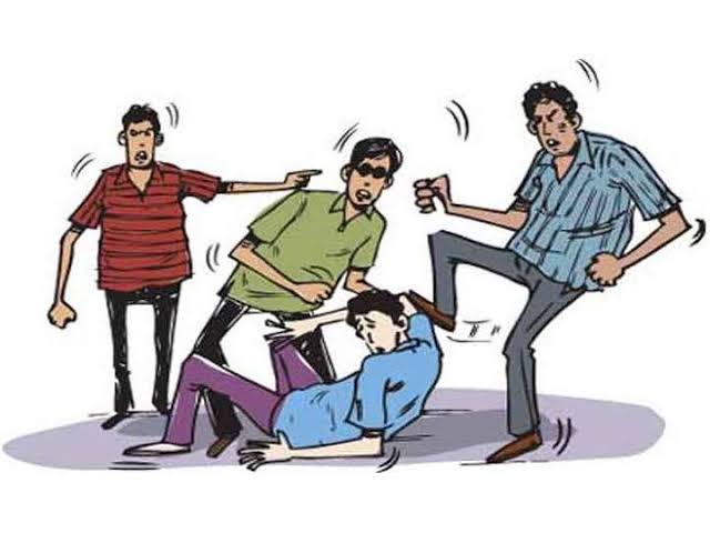 Sonbhadra News: दो पक्षों में जमकर हुई मारपीट, 5 लोग बुरी तरह घायल, मामले की जांच में जुटी पुलिस