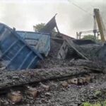 Mathura Train Accident: मथुरा में एक बड़ा रेल हादसा हो गया, आगरा-दिल्ली ट्रैक पर एक मामलगाड़ी के कई डिब्बे पटरी से उतरे