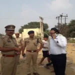 Hardoi : एसडीएम सवायजपुर ने सीओ शाहाबाद के साथ आतिशबाजी की दुकानों का किया निरीक्षण