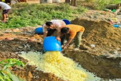 आजमगढ़ में 10 क्विंटल से ज्यादा मिठाई बनाने का नकली और मिलावटी सामान किया गया बरामद