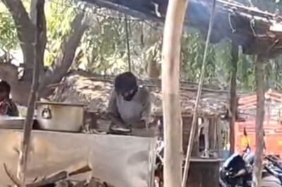 बाराबंकी से हैरान कर देने वाला वीडियो आया सामने, होटल में थूककर बनाई जा रही थी रोटियां, पुलिस ने लिया एक्शन