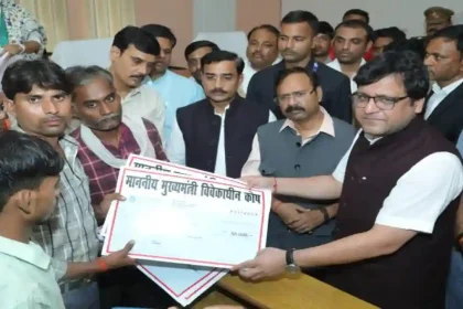 Hardoi News: मृतकों के परिजनों व घायलों को मिली सहायता राशि, मंत्री बोले: करेंगे हर संभव मदद