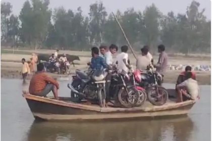 Hardoi News: 5 महीने पहले आए सैलाब में बहा नीलम नदी पर बने पुल का हिस्सा, आवाजाही बंद होने से ग्रामीणों में आक्रोश