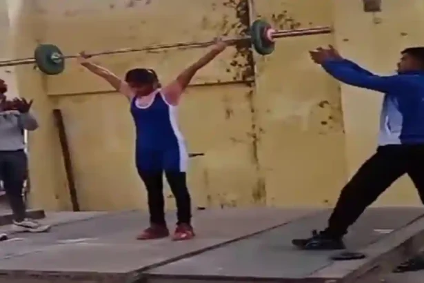 लखनऊ में महिला वेटलिफ्टिंग प्रतियोगिता का हुआ आयोजन, हरदोई की छात्राओं ने प्रथम स्थान प्राप्त कर जिले का नाम किया रोशन