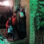 Basti News: पुलिस के सामने पेट्रोल डालकर आत्मदाह का प्रयास, अतिक्रमण खाली कराने पहुंची थी टीम