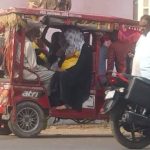 11 मौतों के बाद भी हरदोई प्रशासन ने नहीं लिया कोई सबक, अभी भी बेधड़क दौड़ रहे ओवरलोड ऑटो