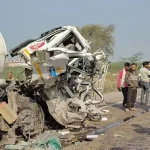 हमीरपुर में टैंकर और ट्राला की हुई भिड़ंत, सड़क हादसे में 4 की मौत, एक युवक की हालत गंभीर