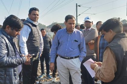 डीआरएम मुरादाबाद ने हरदोई रेलवे स्टेशन का किया निरीक्षण, बोले: स्टेशन बनने में लगेगा समय