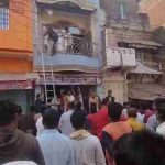 बलिया में पर्दे की दुकान में लगी आग, लाखों का सामान जलकर राख