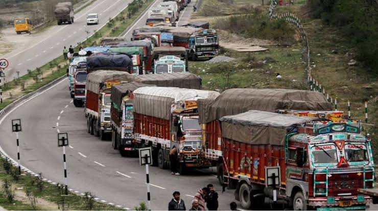 UP News: 17 सीज ट्रक लेकर भागे दबंग मालिक, मिर्जापुर में चेकिंग अभियान में पकड़े गए थे सैकड़ों ट्रक