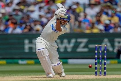 India vs Australia: दूसरे ही दिन रोमांचक मोड़ पर पहुंचा सिडनी टेस्ट