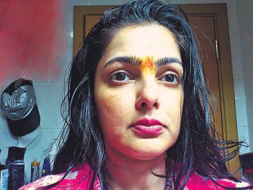 Mamta Kulkarni : ममता कुलकर्णी ने 1991 में इस तमिल फिल्म से की थी अपने करियर की शुरुआत