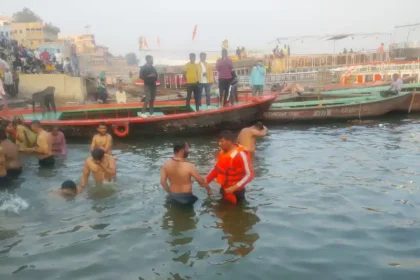 दशाश्वमेध घाट, वाराणसी पर 11 एनडीआरएफ ने एक अनमोल जीवन बचाने में सफलता हासिल की