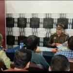 Hardoi News: थाना प्रभारी ने नगर के व्यापारियों के साथ की बैठक