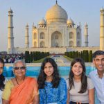 ब्रिटेन के पूर्व पीएम ऋषि सुनक ने अपने परिवार के साथ आगरा में ताजमहल का किया दीदार