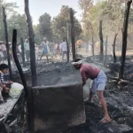लखीमपुर खीरी: ग्राम पंचायत अकठी नहर के सामने घरों में लगी आग, सारा सामान जलकर राख, गांववासियों में मची हलचल