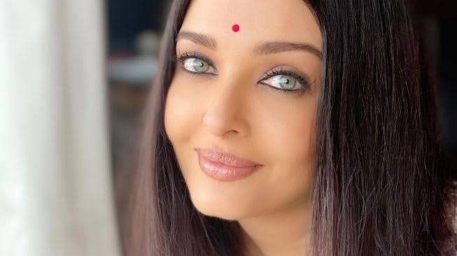 ऐश्वर्या राय के आत्म-सम्मान पर वीडियो ने इंटरनेट पर मचाई हलचल, कहा 'कभी भी अपने मूल्य से समझौता न करें…' - देखें वीडियो