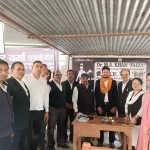 यूपी के टॉप 3 बेस्ट पत्रकार में चयन होने पर फैजी खान को संयुक्त अधिवक्ता परिषद के सैकड़ों कार्यकर्ताओं ने मुँह मीठा कराकर दी बधाई