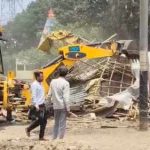 Hardoi News: माइनर की पटरी पर अवैध कब्जादारों पर चला बुल्डोजर, प्रशासन ने अतिक्रमण पर की कार्यवाही