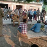 Hardoi News: हरदोई क्षेत्राधिकारी के आस्वाशन पर परिजनों ने किया अंतिम संस्कार