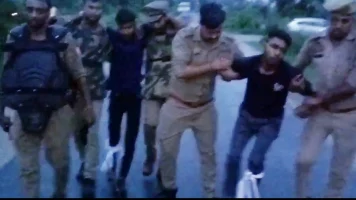 Hardoi News: दंपति से लूट की घटना को अंजाम देने वाले पुलिस मुठभेड़ में दो शातिर अभियुक्त गिरफ्तार