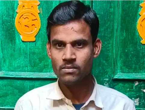 Hardoi News: ट्रक से लगी टक्कर, बाइक सवार युवक की मौत, वृद्ध युवक घायल…