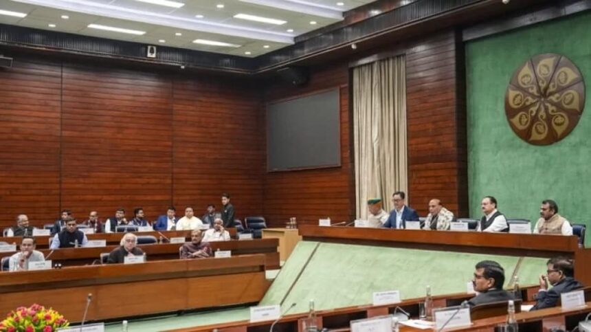 Hardoi News: जिला निर्वाचन अधिकारी/जिलाधिकारी ने कहा बीएलओ धैर्य, साहस और पूर्ण मनोयोग से गणना कार्य पूरा करें..