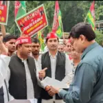 कन्नौज जनपद में राष्ट्रपिता महात्मा गांधीजी की प्रतिमा हटा कर किसी अन्य की प्रतिमा लगाएं जाने के विरोध में