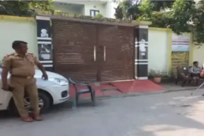 Saharanpur News: भ्रष्टाचार के आरोपी चर्चित रिटायर्ड इंस्पेक्टर प्रेमवीर राणा के घर और फार्म हाउस पर बिज लेंस का छापा