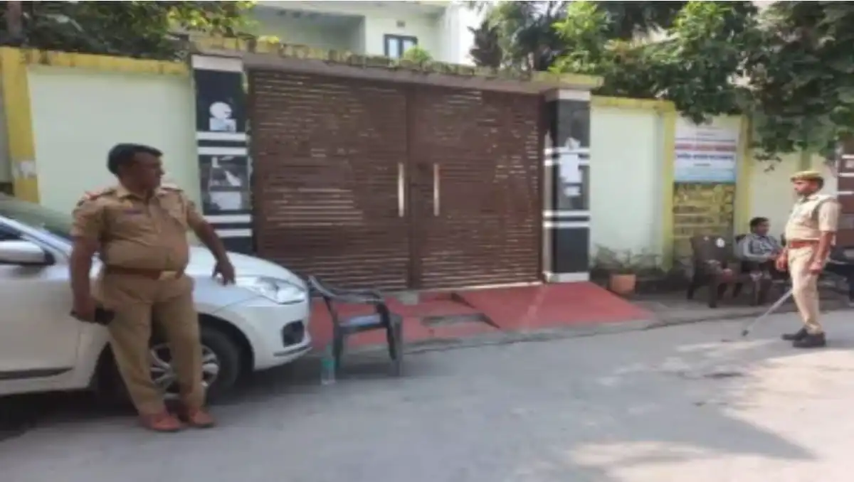 NewsSnap 10 Saharanpur News: भ्रष्टाचार के आरोपी चर्चित रिटायर्ड इंस्पेक्टर प्रेमवीर राणा के घर और फार्म हाउस पर बिज लेंस का छापा