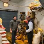 खाद्य विभाग का छापा, 1 लाख 75 हजार रुपए के मिलावटी मसाले जब्त, मिला रहे थे कलर, कैमिकल, रंग, चावल का चूरा…