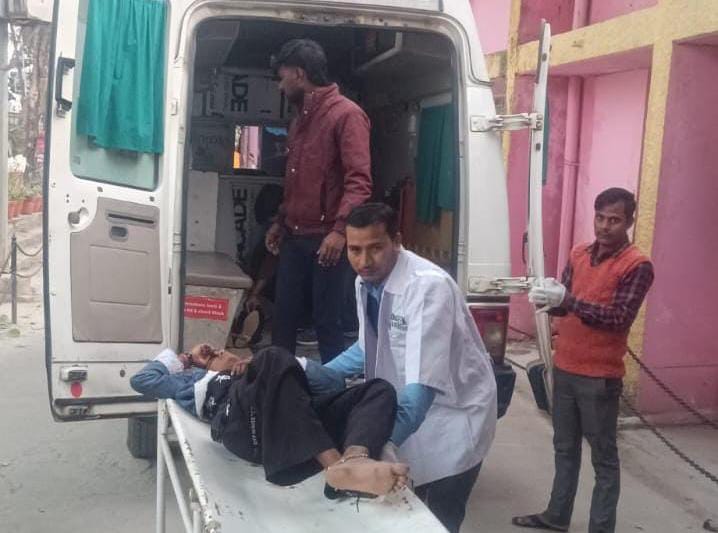 Hardoi Accident: पिकप ने बाईक में मारी टक्कर, संडीला-मल्लावाँ मार्ग पर जयपुरिया स्कूल के सामने, 3 घायल